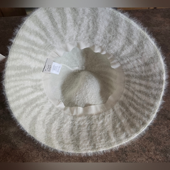 NWT A New Day Brushed Bucket Hat, Cream/ Zebra Print - Picture 3 of 7